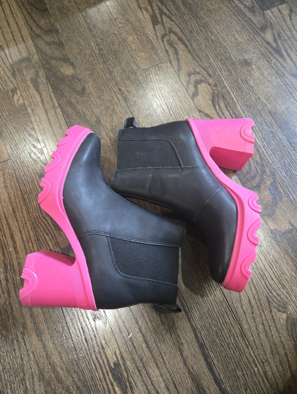 Sorel Brex Heel Platform Chelsea Bootie Black And Pink Size 9 - Picture 7 of 10